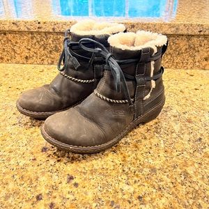 Ugg Australia Cove Womens Ankle Boots Size 7 Brown Leather Shearling Lined 5136